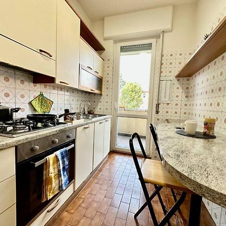 Low Cost Holiday An Business House And Free Park By Revenue House Como Exterior photo