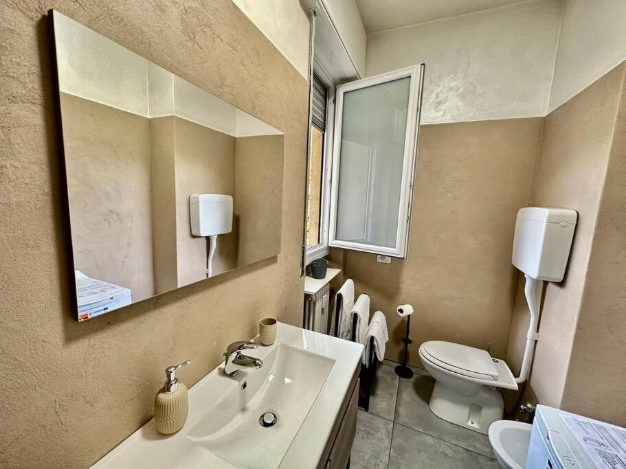 Low Cost Holiday An Business House And Free Park By Revenue House Como Exterior photo