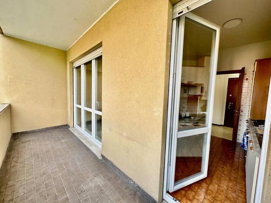 Low Cost Holiday An Business House And Free Park By Revenue House Como Exterior photo